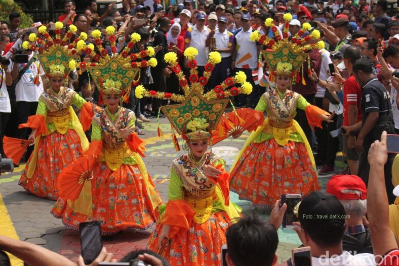 Tari Sirih Kuning
